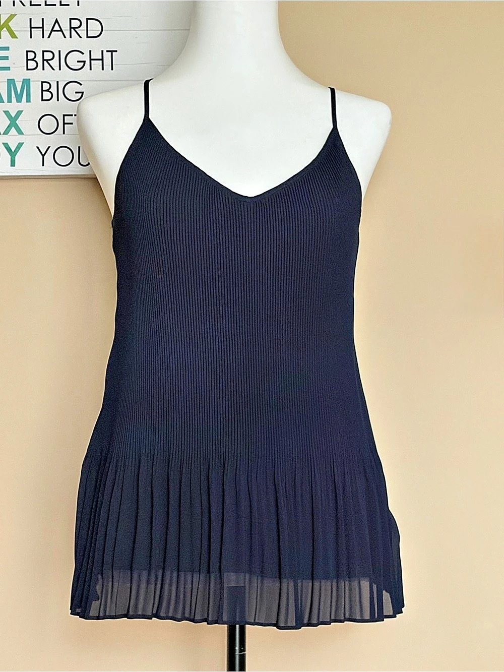 Banana Republic Pleated Camisole in Blue Size XS Like New